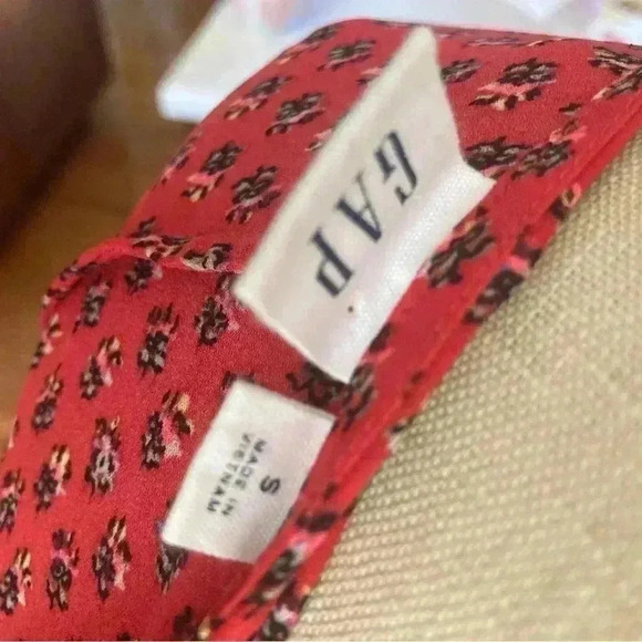 GAP Women's Small Red Flowy Shirt - Picture 2 of 7